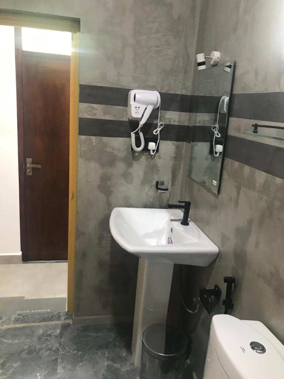 Flip Flop Inn 米瑞莎 外观 照片